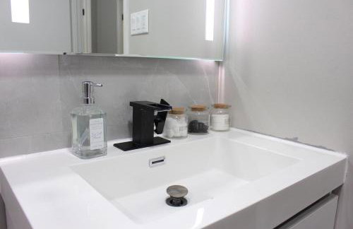 2 bdrm Modern & Hip Apt with Private Patio - Foto 18