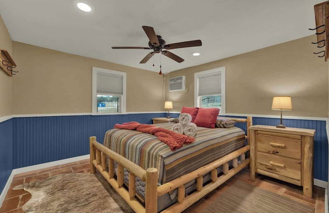 Ohana Ranch Cabin - 12 Minutes to Historic Main St - Foto 2