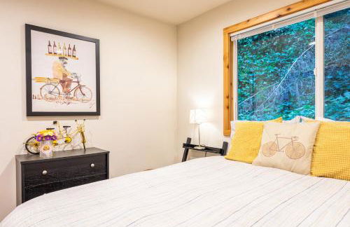 Vino Velo Retreat! Redwoods! Hot Tub!! Fire Table!! BBQ!! Game Room!! Fast WiFi!! Dog Friendly!! - Foto 30