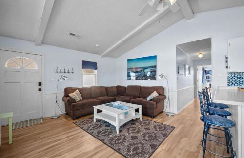 Pets OK Beach Home, Short Walk Beach Access, and Views - Foto 15