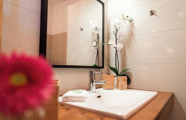 YoHome - Luxury Downtown Apartment - Photo 80