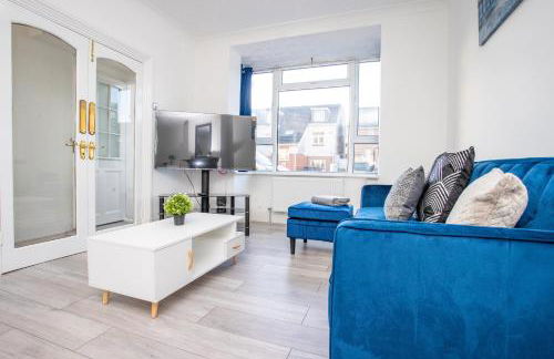 Sunny 3BR Home Near Portsmouth Park - Photo 29