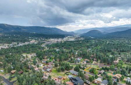 Cabin~Views~Heart of Town~W&D~Fireplace~Kitchen - Foto 54