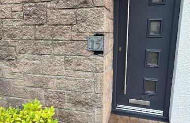 Stylish 3 Bedroom with Balcony and Amazing View - Photo 25