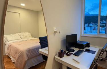 Apartamento em Copacabana com vista para o Cristo Redentor há 5 min da praia - Foto 4