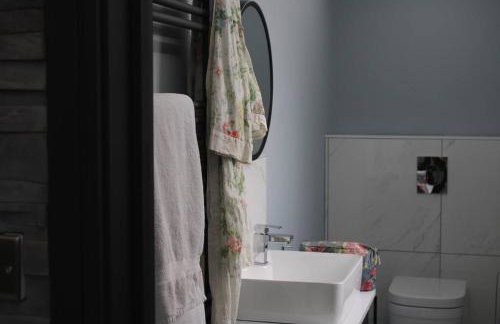 Moonsticks, Modern & Well Presented 5 Bed House - Foto 19