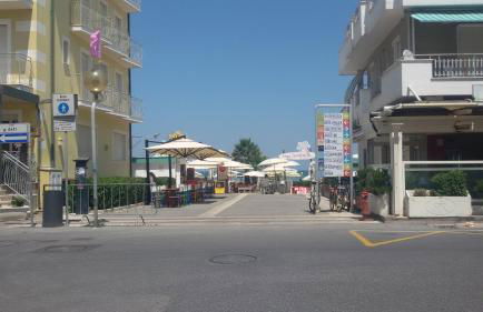 DOMUS MARIS Viserba, Spiagge e Centro a 100 mt Rimini Centro a 10 minuti in auto OFFERTA SIGEP 2026 FIERA RIMINI A 5 MINUTI - Photo 12