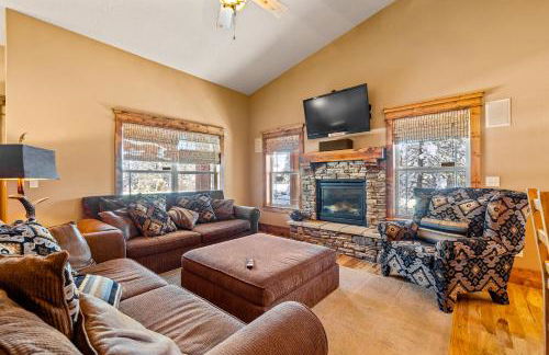 New! Black Bear Inn - Pet friendly - trailer parking - walk to lake - rustic - Foto 9