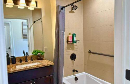 Well-Equipped 2BR Unit with Parking - GBay 301 - Foto 29