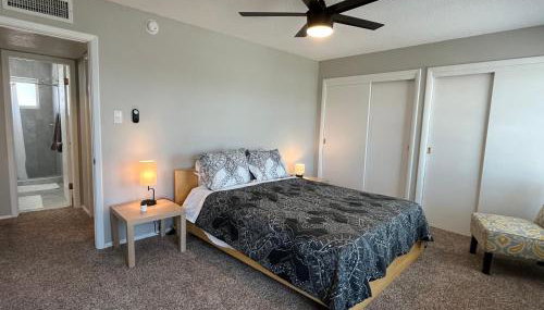 Cozy Townhome 5 Min to Airport - Foto 3