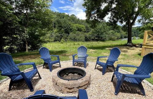 Riverside Relaxer w/Hot Tub+Fire Pit +Wifi & view - Foto 47