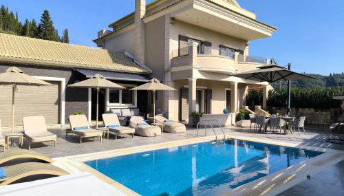 Luxury Villa Matzourana with Private Pool - Foto 1, sunbed