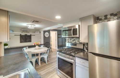 Deck and Dock Access Lakefront Grove Cabin! - Foto 11