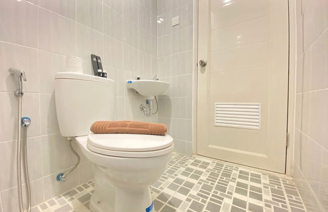 Comfortable Studio Semi Apartment at The Lodge Paskal near BINUS University - Photo 9