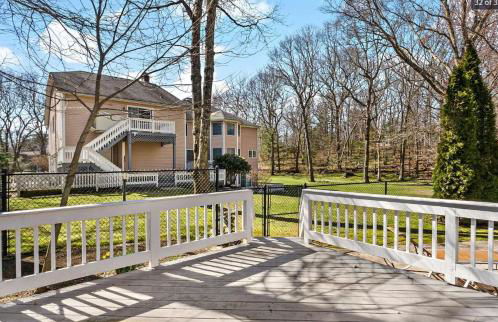 Entire Saunderstown Home with Pool - Foto 1