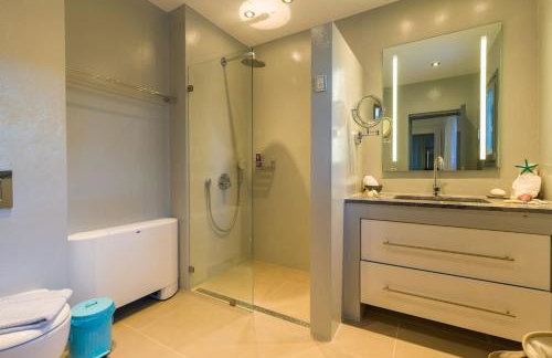 GAIA, unique villa, private pool & tennis court & boules - Foto 12