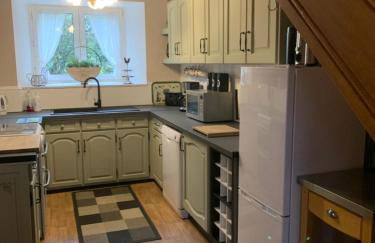 Two Cottages in Beautiful Brittany 5 Bedrooms Sleeps 10 Pets Welcome Heated Swimming Pool Free Wifi - Foto 19