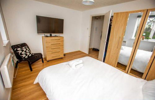 Modern 1-Bed - Free Parking - WiFi - Near Station - Foto 5