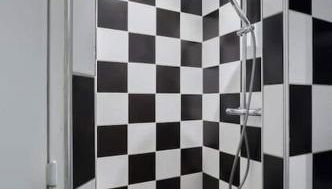 Calm in the city center of Lyon - Photo 3, Shower