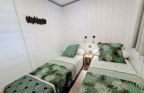 Chalet de Standing 6 Pers. à Jullouville - Piscine Chauffée, Plage à Proximité, Wi-Fi Inclus - FR-1-361-536 - Foto 15