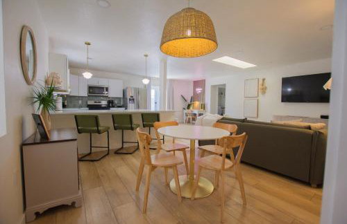 Bohemian ChiC SpaCation-Private HotTub-Close to Downtown-No Pet Fee! - Foto 20