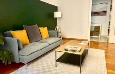 Downtown Milan Chic Apartment - Quiet Retreat with Free WIFI & Air Conditioning - Photo 3