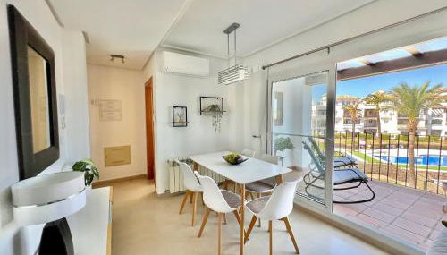 Stunning apartment with overflow pool and golf view - Foto 4