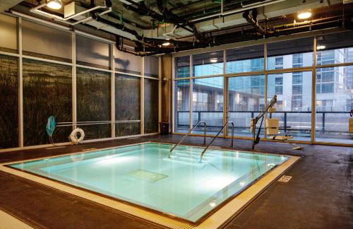 Blueground Streeterville pool gym nr Pier CHI-1168 - Foto 21