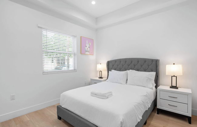 Not Affected by the Fire/modern 5BR Home With Full Amenities & Parking #2 - Foto 7