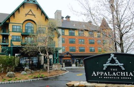 Mountain Creek Resort at Appalachian Hotel - Pool & Hot Tub - Foto 24