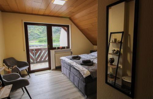 Stilvolle Wellness-Ferienwohnung in Neef Whirlpool, Sauna, Grill, Fitness, Billard & Moselblick - Photo 15