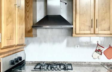 Charming House in Cortiçada with Balcony and Mountain View - Foto 29