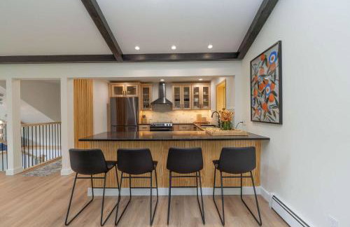 Modern Catskills Retreat with Creek & Fire Pit - Foto 6