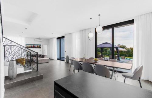 Villa Nura for 8 persons near Poreč with 36 m2 heated pool, with sauna & sea view - Foto 11