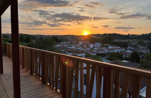 Chalet Eguzkitsua 3 étoiles avec piscine et barbecue - pays basque - - Foto 1