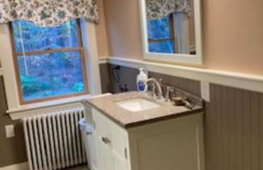 Whispering Waters Farmhouse and Wedding Barn - Foto 25