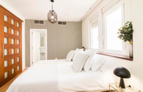 HomeForGuest Design Attic Apartment FREE Parking - Foto 22