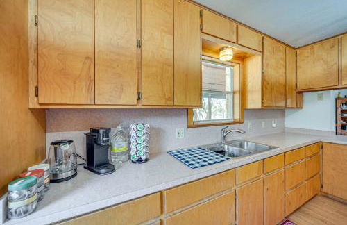 Pet-Friendly Hill Country Retreat with Deck! - Photo 9