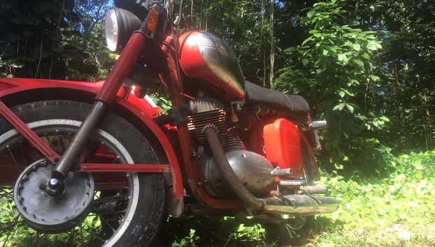 Moto classique pendant l'activité