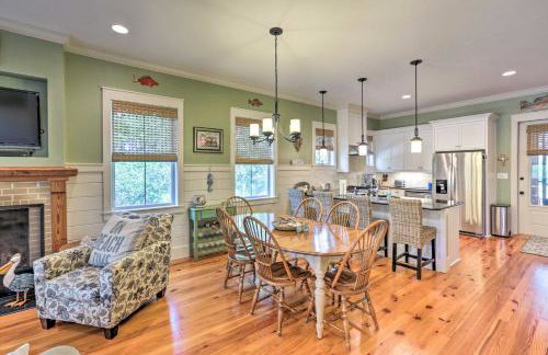 Breezy Home with Grills, Pool and Beach Access! - Foto 6