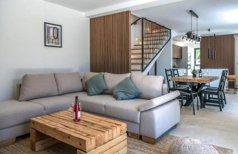 Amazing Home In Bartici With Wifi - Photo 3