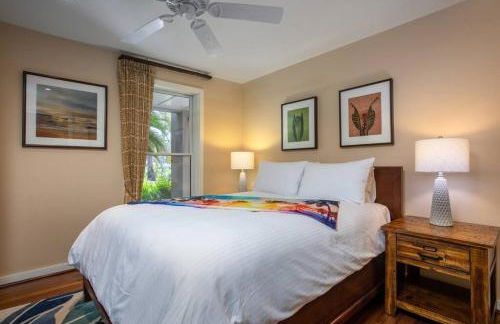 Glorious Beachfront High End Villa grass to sand - Photo 16