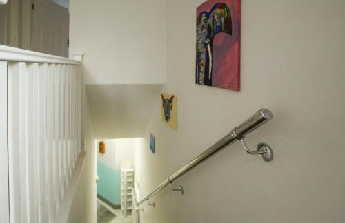 Modern 3-Bedroom Home in Quiet Cul-de-Sac w Parking by Rework Accommodation - Foto 22