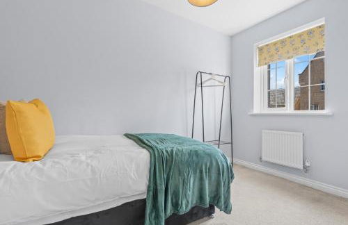 Stylish 4 Bedroom House in St Neots w Free Parking - Foto 17