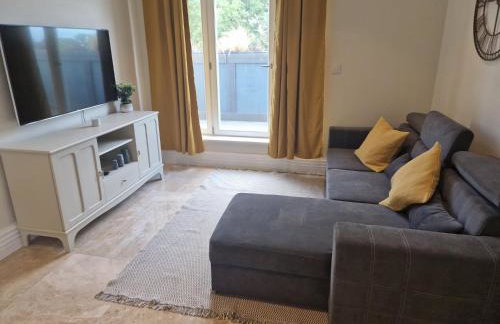 2 Bedroom Lux Apartment in Hendon- New Build - Photo 1