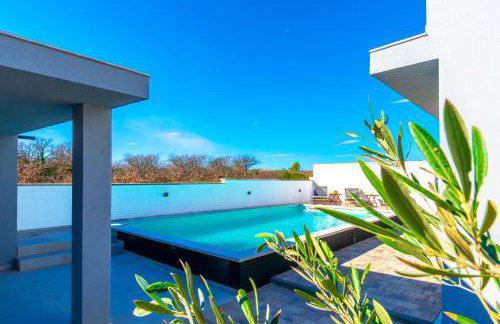 Modern Casa di Lucija with heated pool, near Airport, own parking - Foto 27