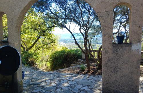 Les Ribas villa groupe, de 4 a 14 personnes, maison familiale, séjour nature, calme, Provence, Plaine des Maures, proche mer, Verdon, randonnée, terrain arboré, jeux enfants, pétanque, ping-pong, cuisine équipée, grande capacité, vacances en groupe - Foto 48