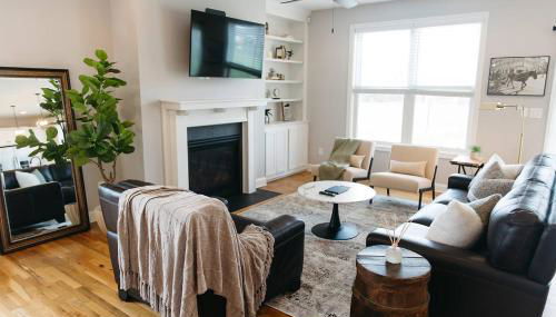 "King's Quarters" Modern Urban Stay - Downtown LEX - Foto 1, Other