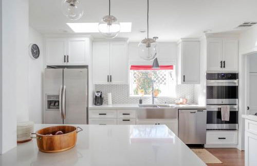 Enchanting Sherman Oaks Home With Pool permit #HSR two five zero zero 3222 - Foto 16