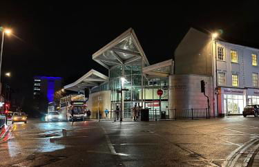 Super-King Bed Studio Apartment in Central Northampton - Photo 31